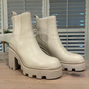 Steve Madden Women's Cream Chunky Heel Boots